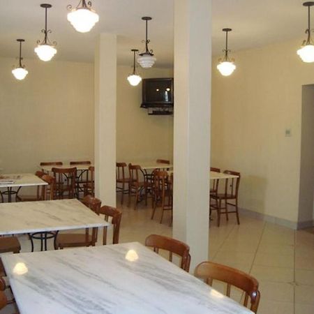 Hotel Faisca Мариана Екстериор снимка