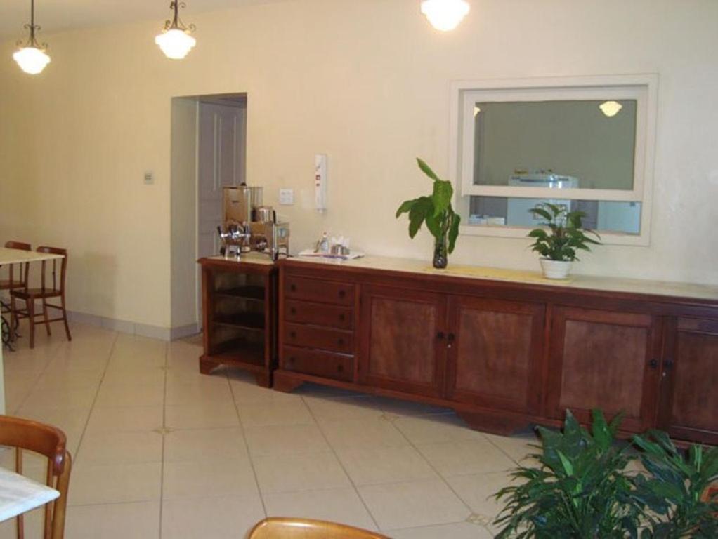 Hotel Faisca Мариана Екстериор снимка